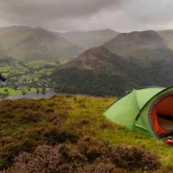 Vango Helvellyn 300 Tent (2022) 15 Vango Helvellyn 300 Tent (2022) -Pieces Cycliste Magasin 2021 vango lifestyle technical tents helvellyn low res 2