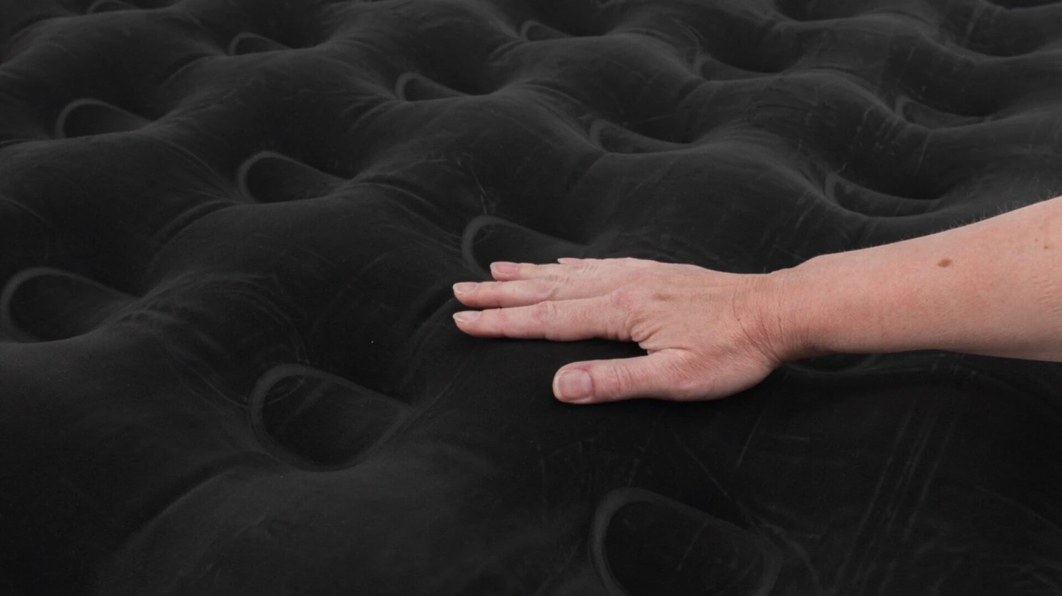 Outwell Flock Classic Single Airbed 5 Outwell Flock Classic Single Airbed – Image 3