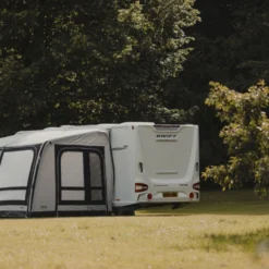 Vango Airbeam Vango Balletto Air 390 Elements Shield Caravan Awning (2023) 15 Vango Airbeam Vango Balletto Air 390 Elements Shield Caravan Awning (2023) -Pieces Cycliste Magasin van 22 lifestyle balletto shield 390 hi 45 medium