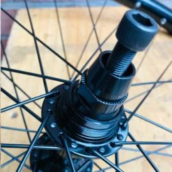 Roue Arrière Custom HALO X BLB 28-29 Pouces Noire - Fixie Freestyle 19 Roue Arrière Custom HALO X BLB 28-29 Pouces Noire - Fixie Freestyle -Pieces Cycliste Magasin roue arriere custom halo x blb 28 29 pouces noire fixie freestyle 7